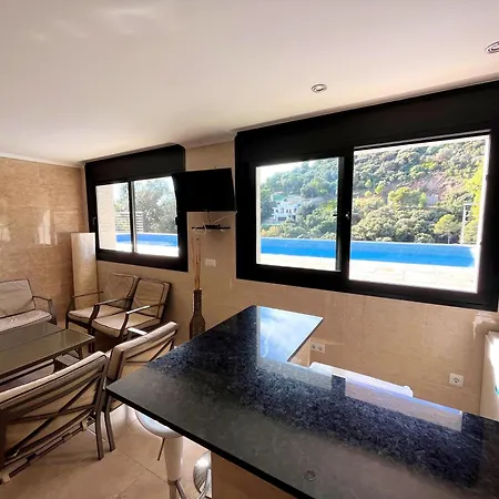 Villa De Lujo Con Vistas Al Mar Y Piscina Privada *